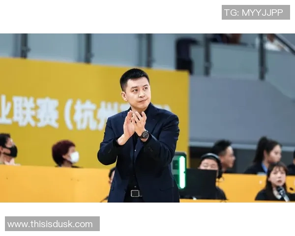 杨鸣直言陈盈骏未来去向引发热议究竟是辽宁还是北京更合适